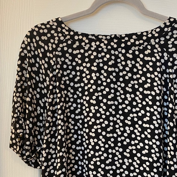 Classic Banana Republic Black and White Dot Blouse, Work-Friendly - Picture 2 of 6